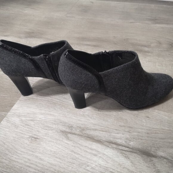 Liz Claiborne Jillian Ladies Size 7.5M Dark Grey Side Zipper Closure Booties - Picture 3 of 10